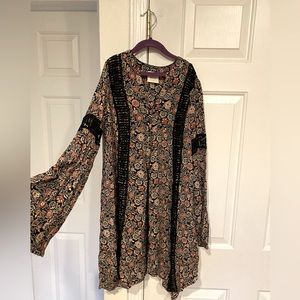 Boho Floral Flowy Bellsleeve Dress - Size small